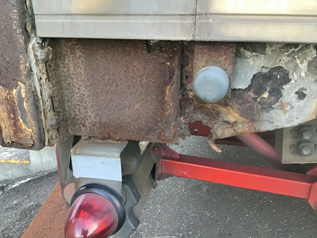 いすゞフォワードアルミウイング中型（4t）[写真16]