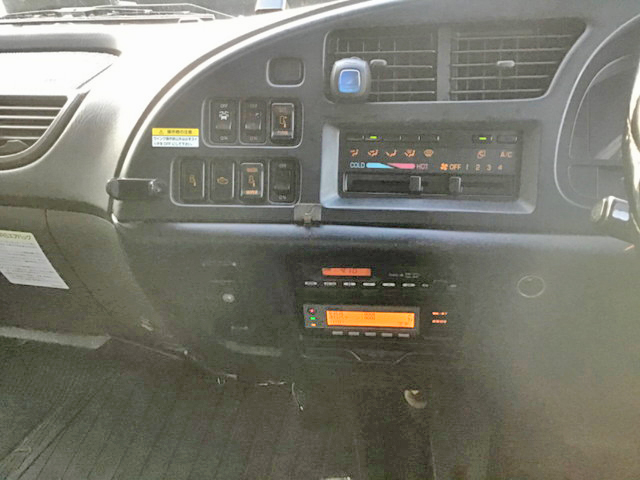 いすゞフォワードアルミウイング中型（4t）[写真30]