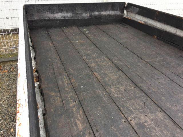 日産アトラス平ボディ小型（2t・3t）[写真11]