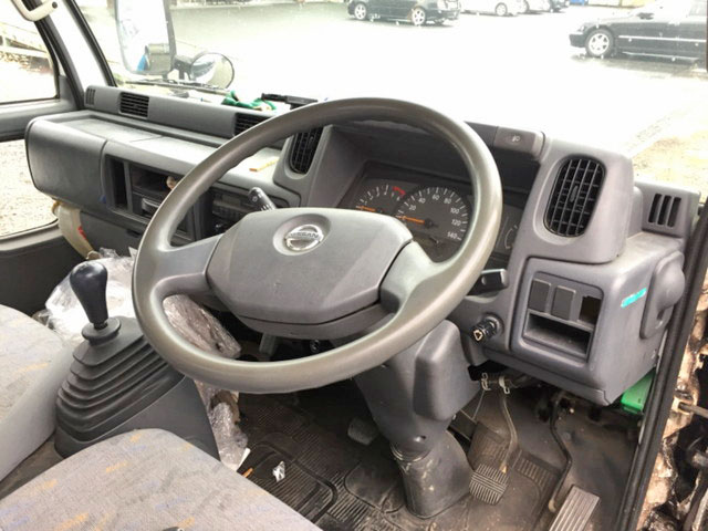 日産アトラス平ボディ小型（2t・3t）[写真28]