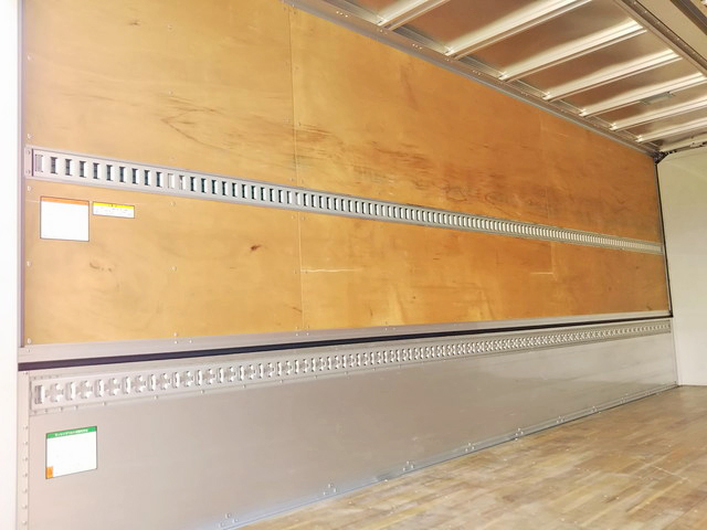 いすゞフォワードアルミウイング中型（4t）[写真10]