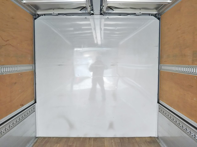 いすゞフォワードアルミウイング中型（4t）[写真13]