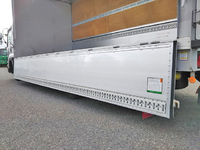 いすゞフォワードアルミウイング中型（4t）[写真15]