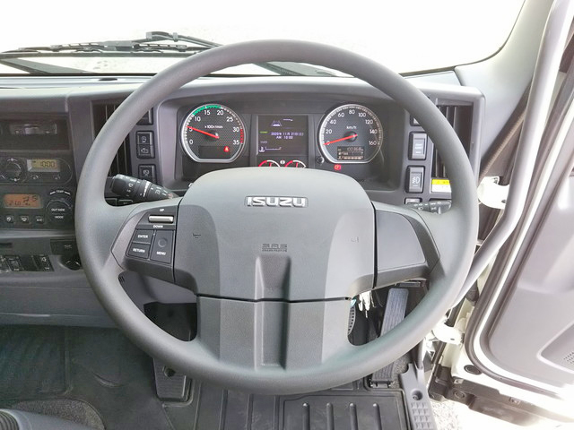 いすゞフォワードアルミウイング中型（4t）[写真36]