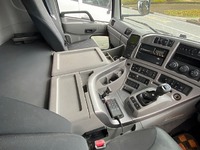 UDトラックスクオンアルミブロック大型（10t）[写真11]