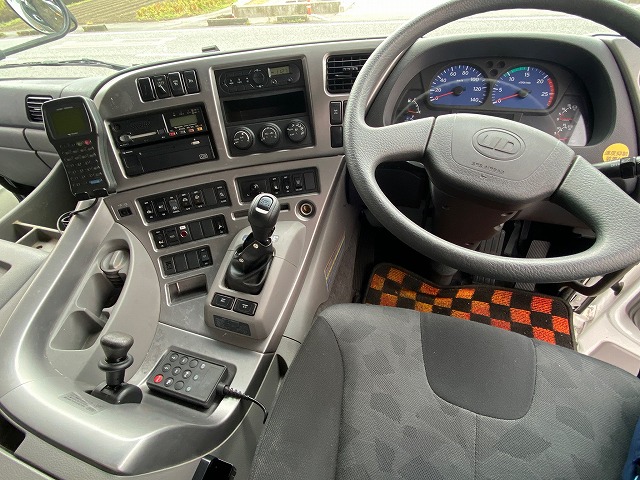 UDトラックスクオンアルミブロック大型（10t）[写真12]