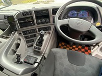 UDトラックスクオンアルミブロック大型（10t）[写真12]