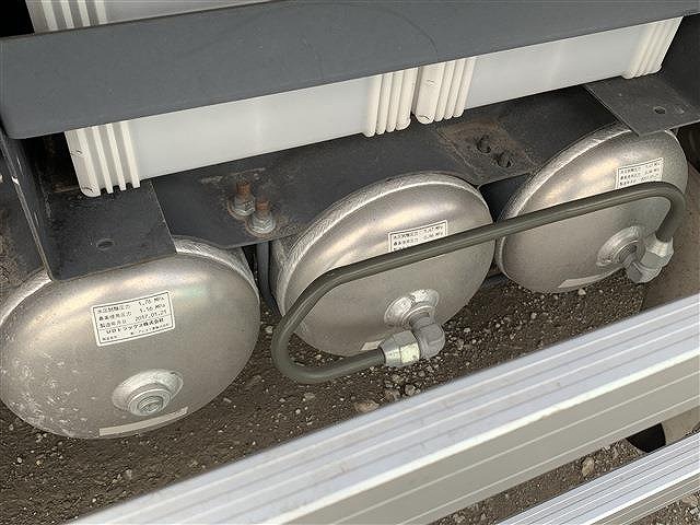 UDトラックスクオンアルミブロック大型（10t）[写真17]