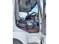 UDトラックスクオンアルミブロック大型（10t）[写真18]