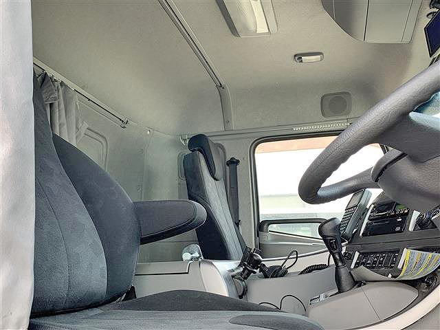 UDトラックスクオンアルミブロック大型（10t）[写真19]