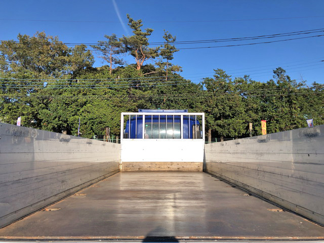 いすゞフォワードアルミブロック中型（4t）[写真10]