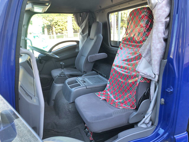 いすゞフォワードアルミブロック中型（4t）[写真33]