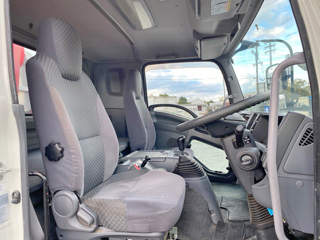 いすゞフォワードユニック4段増トン（6t・8t）[写真32]