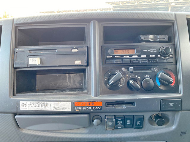 いすゞフォワードユニック4段増トン（6t・8t）[写真38]