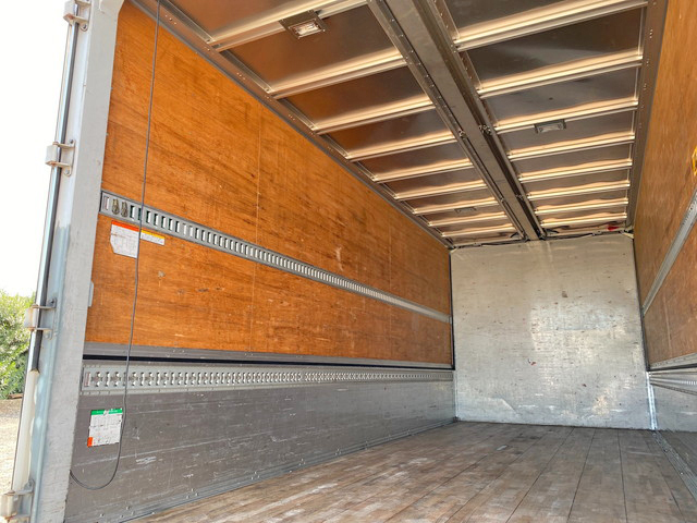 日野レンジャーアルミウイング中型（4t）[写真12]