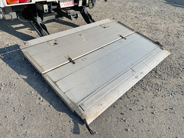 日野レンジャーアルミウイング中型（4t）[写真15]