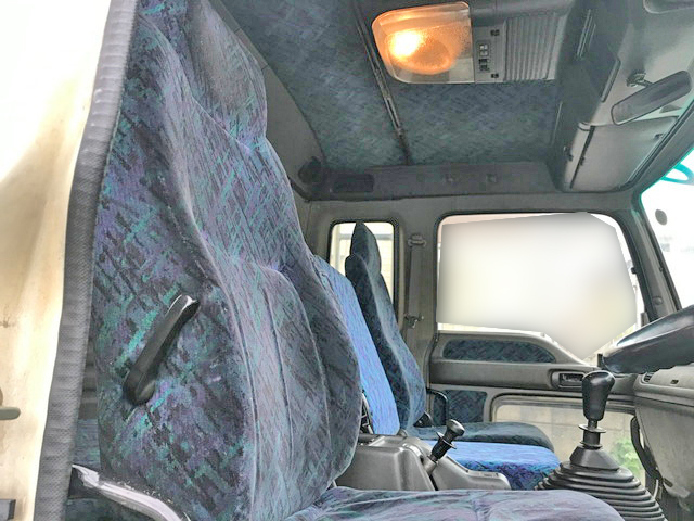 いすゞフォワードアルミブロック増トン（6t・8t）[写真30]