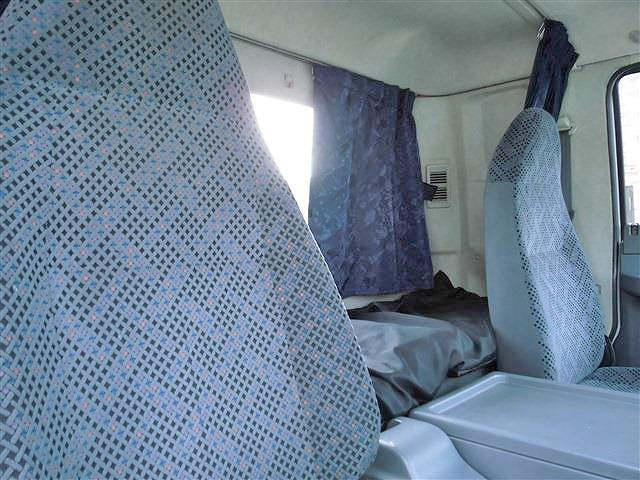 三菱ふそうファイターキャリアカー中型（4t）[写真10]