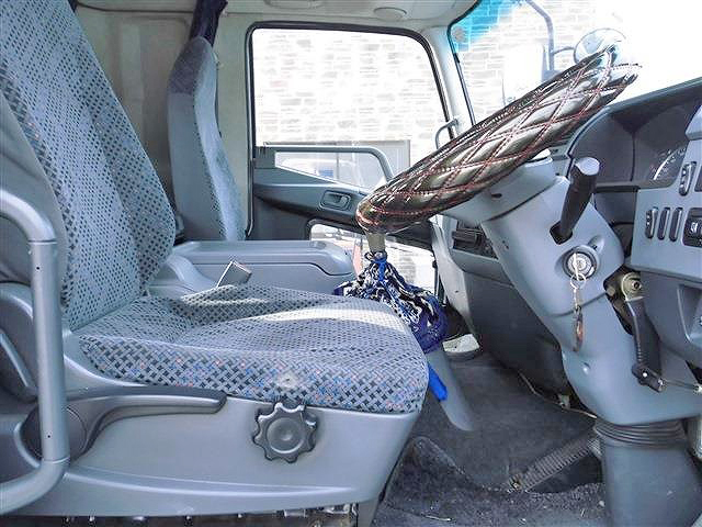 三菱ふそうファイターキャリアカー中型（4t）[写真09]