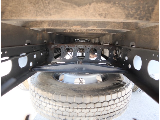 いすゞフォワード平ボディ中型（4t）[写真13]