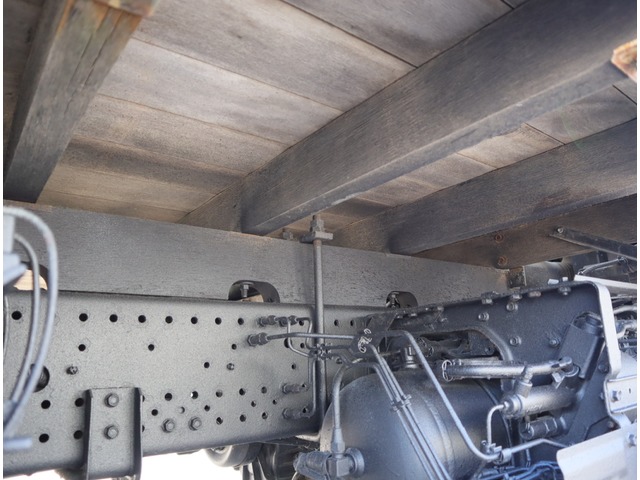 いすゞフォワード平ボディ中型（4t）[写真14]