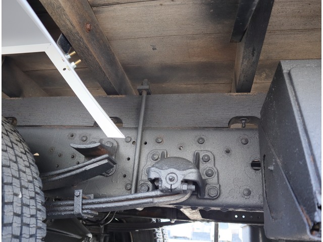 いすゞフォワード平ボディ中型（4t）[写真18]