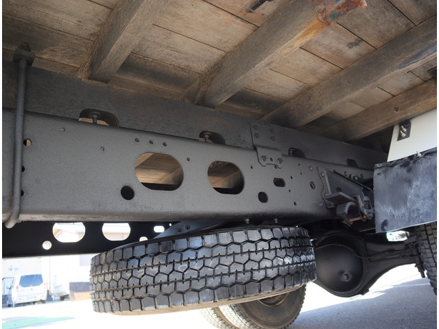 いすゞフォワード平ボディ中型（4t）[写真20]