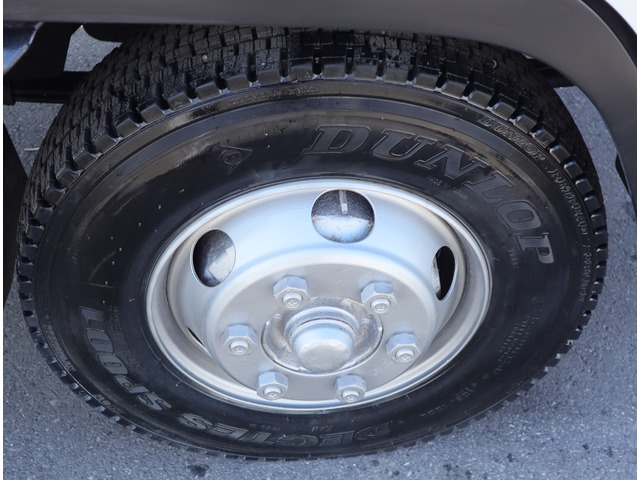 いすゞフォワード平ボディ中型（4t）[写真21]