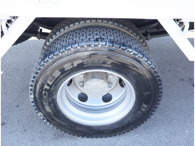 いすゞフォワード平ボディ中型（4t）[写真22]