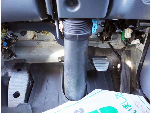 いすゞフォワード平ボディ中型（4t）[写真33]