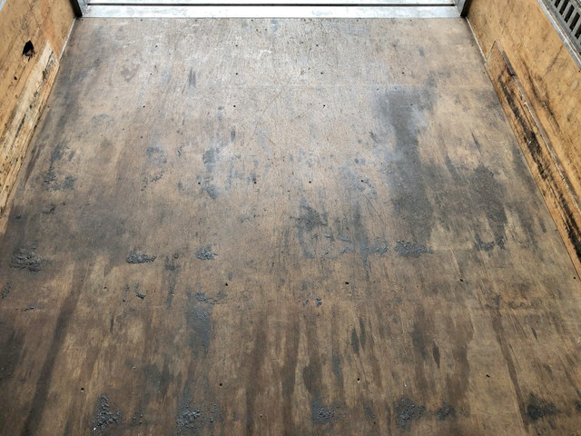 いすゞエルフアルミバン小型（2t・3t）[写真14]