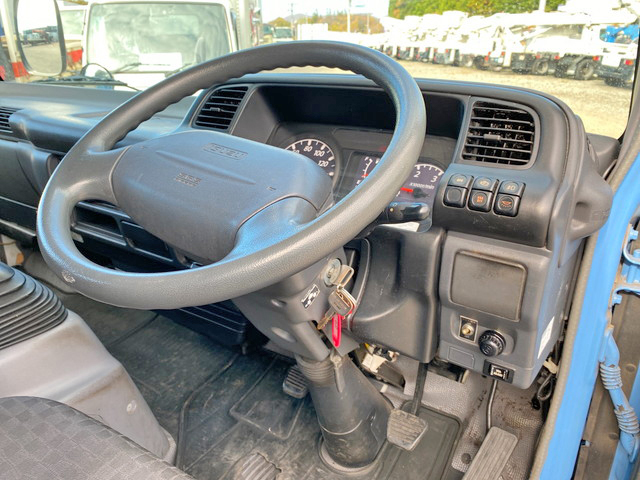 いすゞエルフアルミバン小型（2t・3t）[写真35]