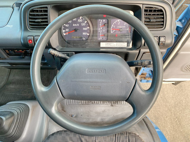 いすゞエルフアルミバン小型（2t・3t）[写真37]