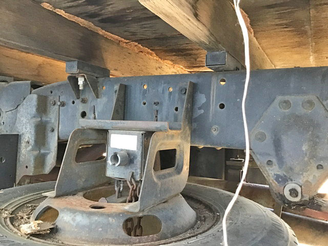 いすゞエルフ平ボディ小型（2t・3t）[写真10]