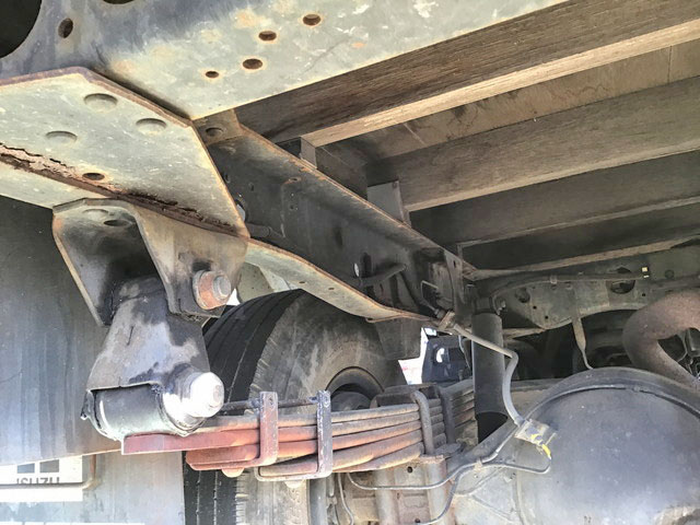 いすゞエルフ平ボディ小型（2t・3t）[写真11]