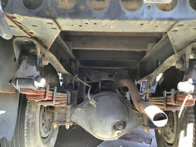 いすゞエルフ平ボディ小型（2t・3t）[写真13]