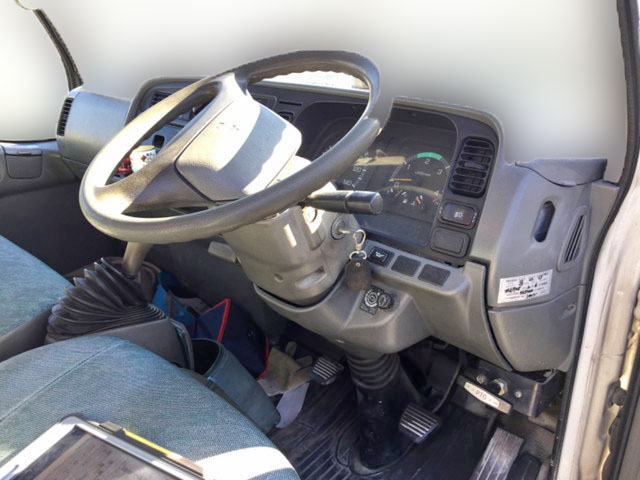 三菱ふそうキャンターユニック3段小型（2t・3t）[写真23]