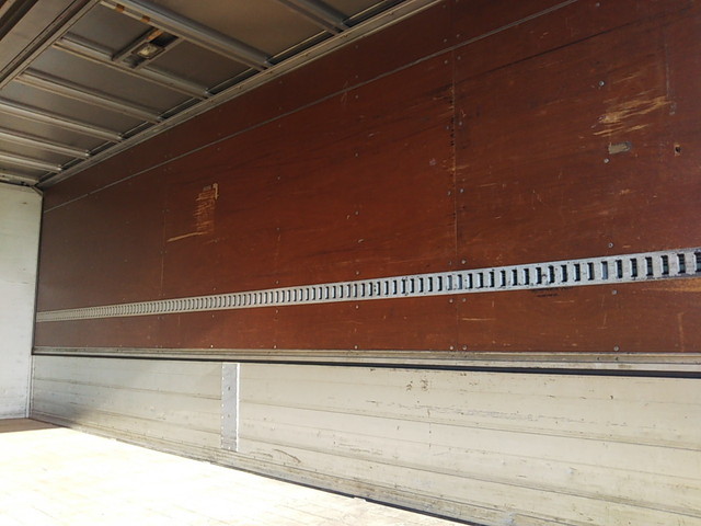 三菱ふそうファイターアルミウイング中型（4t）[写真14]