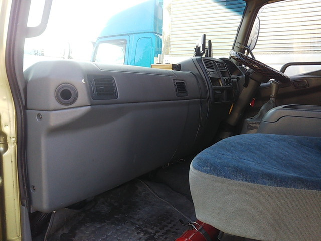 三菱ふそうファイターアルミウイング中型（4t）[写真31]