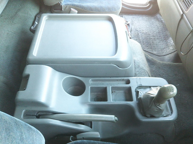 三菱ふそうファイターアルミウイング中型（4t）[写真37]