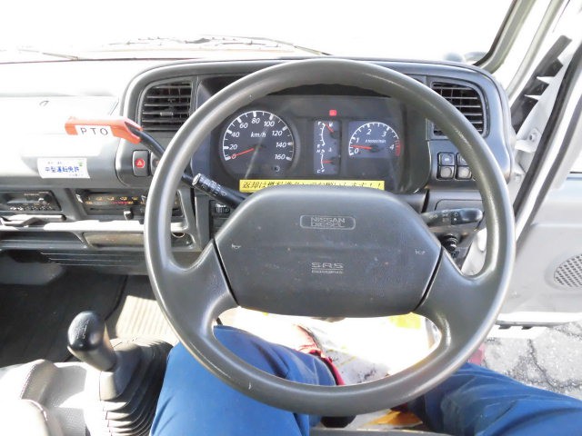 UDトラックスコンドル高所作業車中型（4t）[写真12]