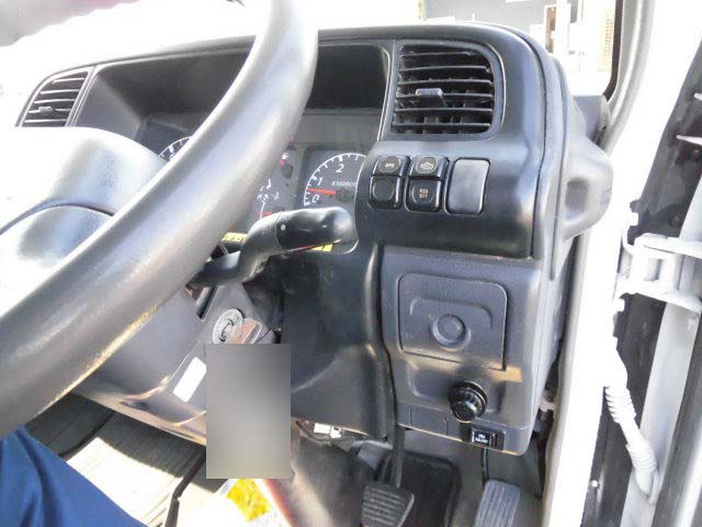 UDトラックスコンドル高所作業車中型（4t）[写真15]