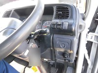 UDトラックスコンドル高所作業車中型（4t）[写真15]