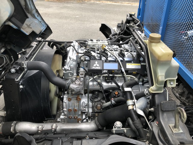 三菱ふそうキャンターパッカー車（塵芥車）小型（2t・3t）[写真34]