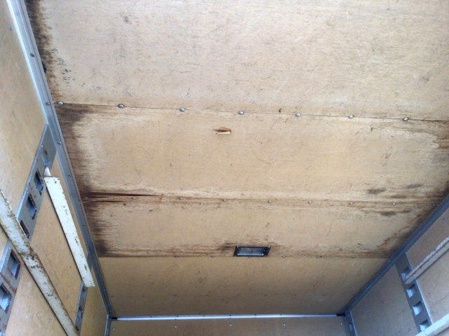 三菱ふそうキャンターパネルバン小型（2t・3t）[写真05]