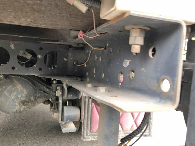 いすゞエルフ平ボディ小型（2t・3t）[写真16]