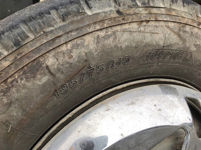 いすゞエルフ平ボディ小型（2t・3t）[写真20]