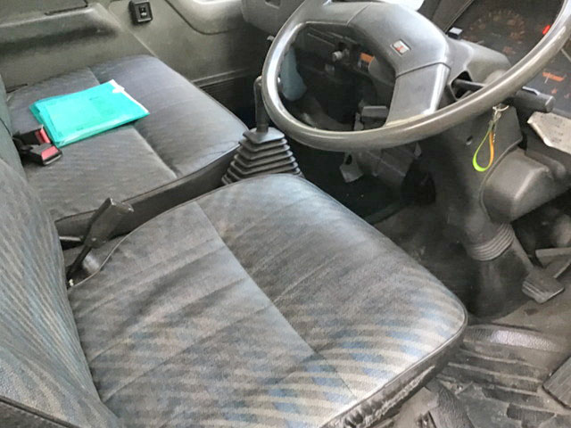 三菱ふそうキャンターダンプ小型（2t・3t）[写真19]