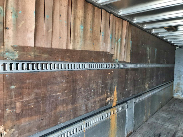 いすゞギガアルミウイング大型（10t）[写真10]