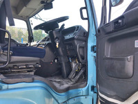 いすゞギガアルミウイング大型（10t）[写真13]